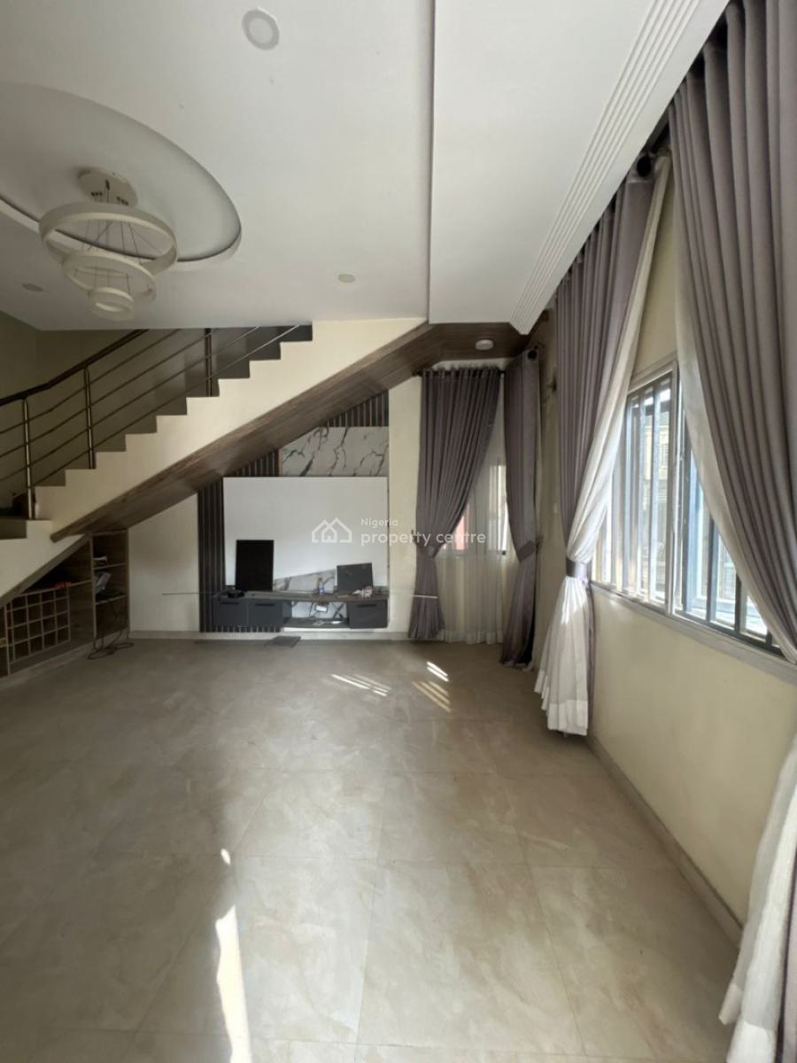 4-bedroom Semi-detached Duplex with Bq, Ologolo, Lekki, Lagos, Semi-detached Duplex for Sale