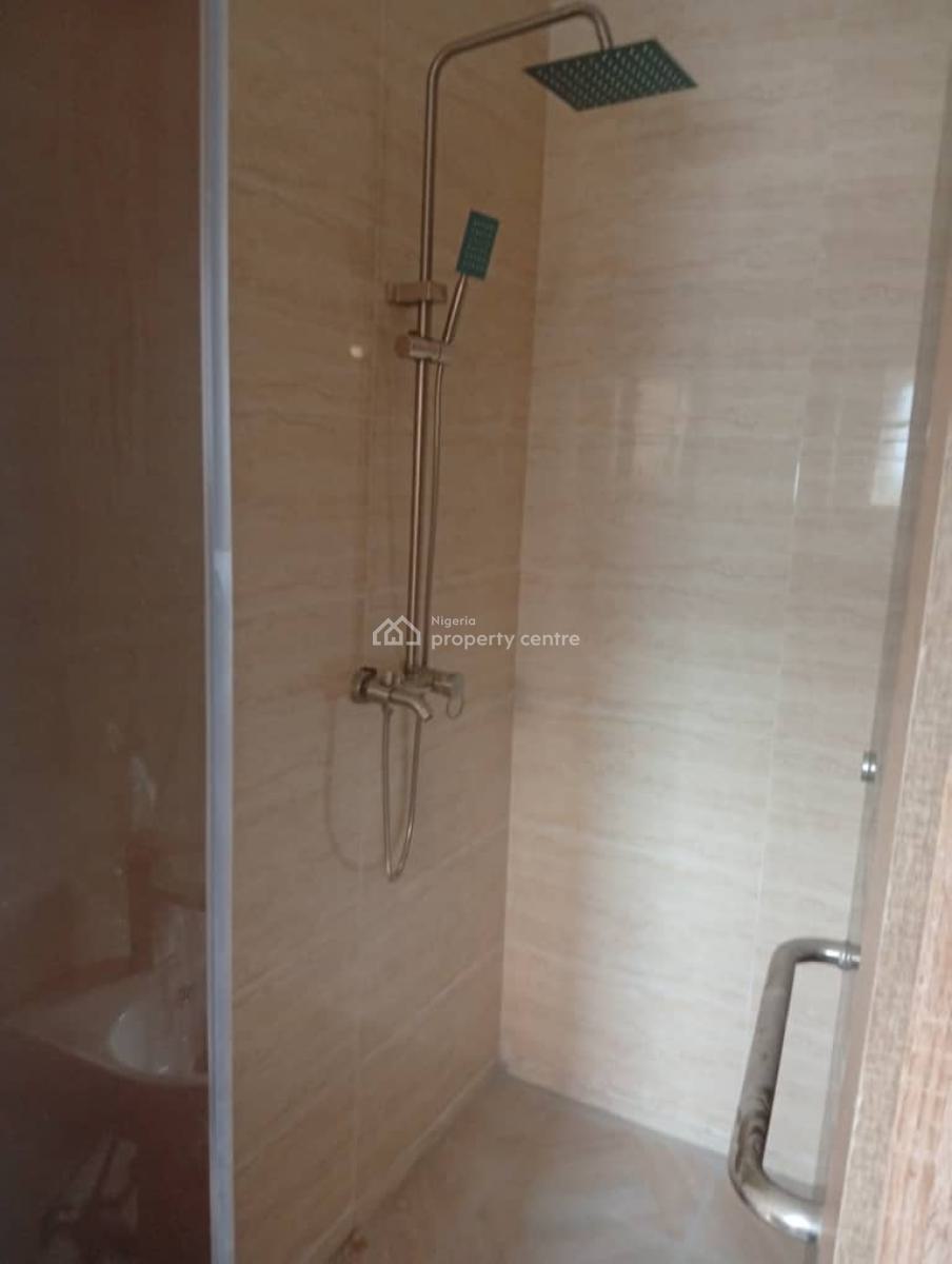 Newly Built and Well Finished 2 Bed Flat on The 2nd Floor, Off Muiz Banire Street, Lekki Phase 2, Lekki, Lagos, Flat / Apartment for Rent