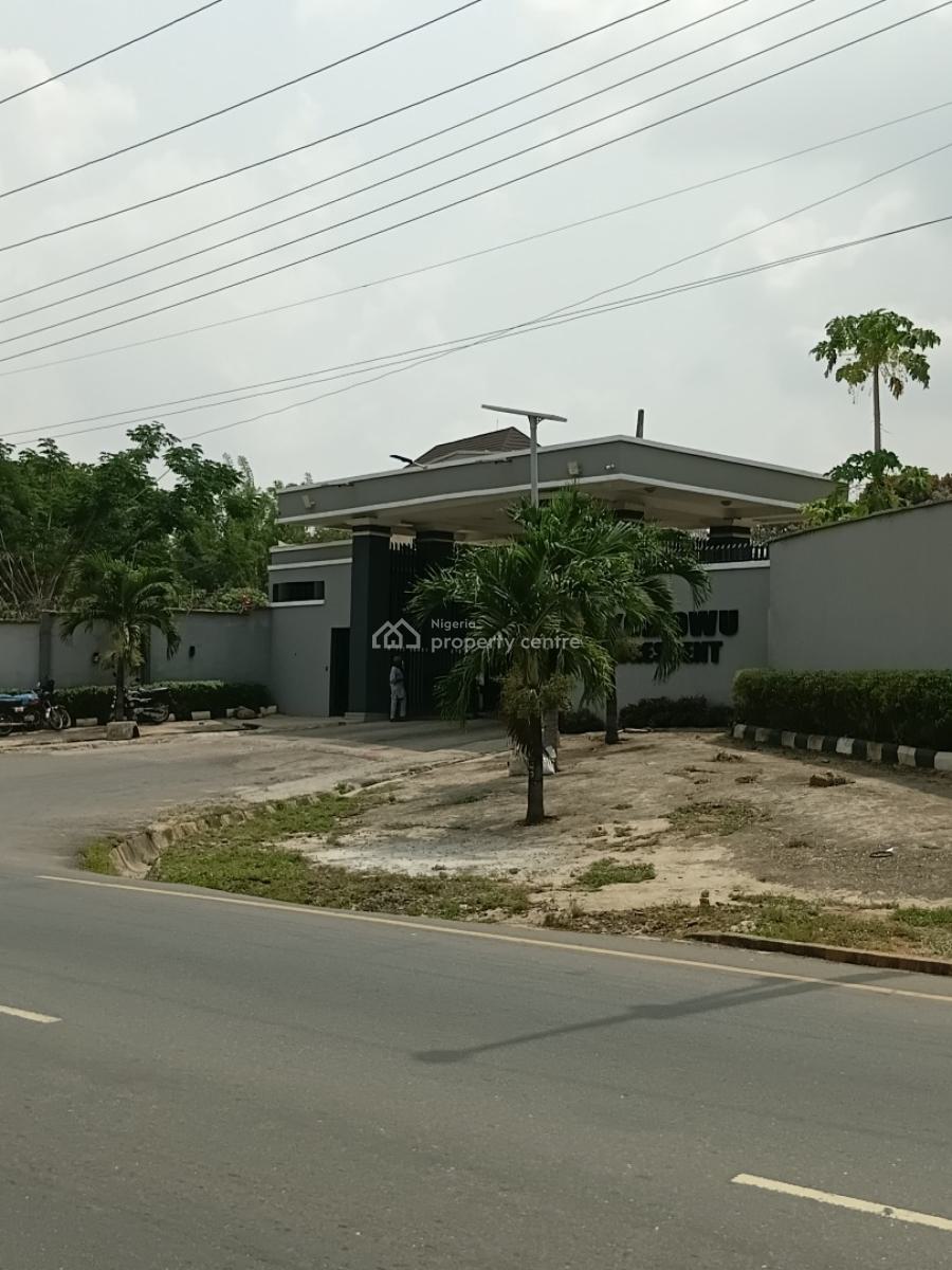 an Estate Residential Land, Kobiowu Cresent, Gra, Iyaganku, Ibadan, Oyo, Residential Land for Sale