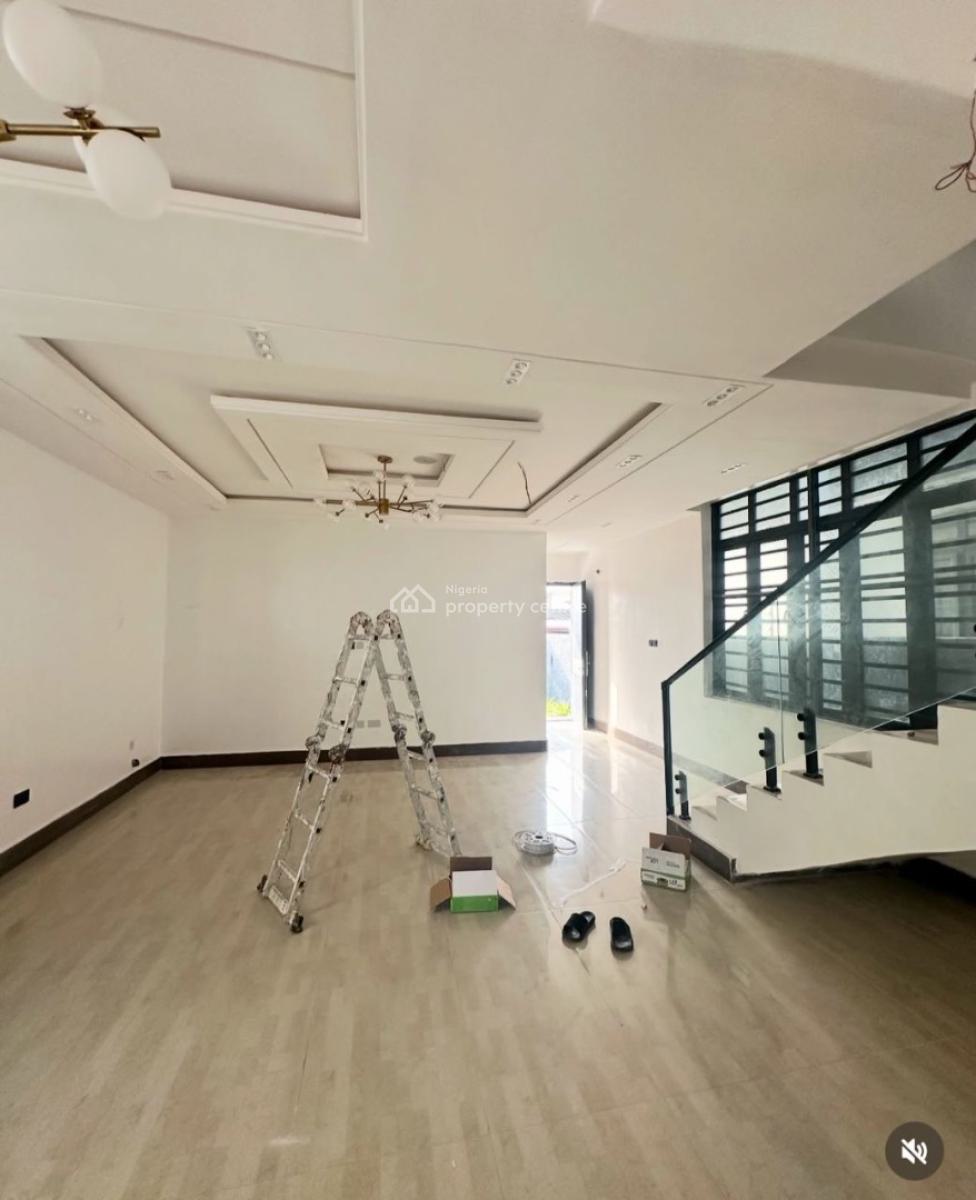 5 Bedroom Duplex with Bq, Pool and Parking Space, Lekki Phase 1, Lekki, Lagos, Detached Duplex for Rent