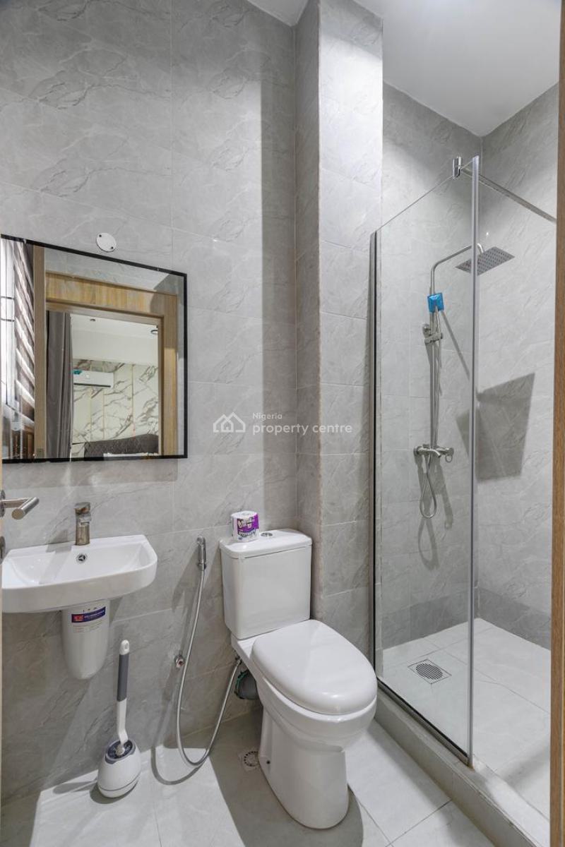 Luxury 2-bedroom Apartment with 3 Balconies, Lekki Phase 1, Lekki, Lagos, Flat / Apartment Short Let