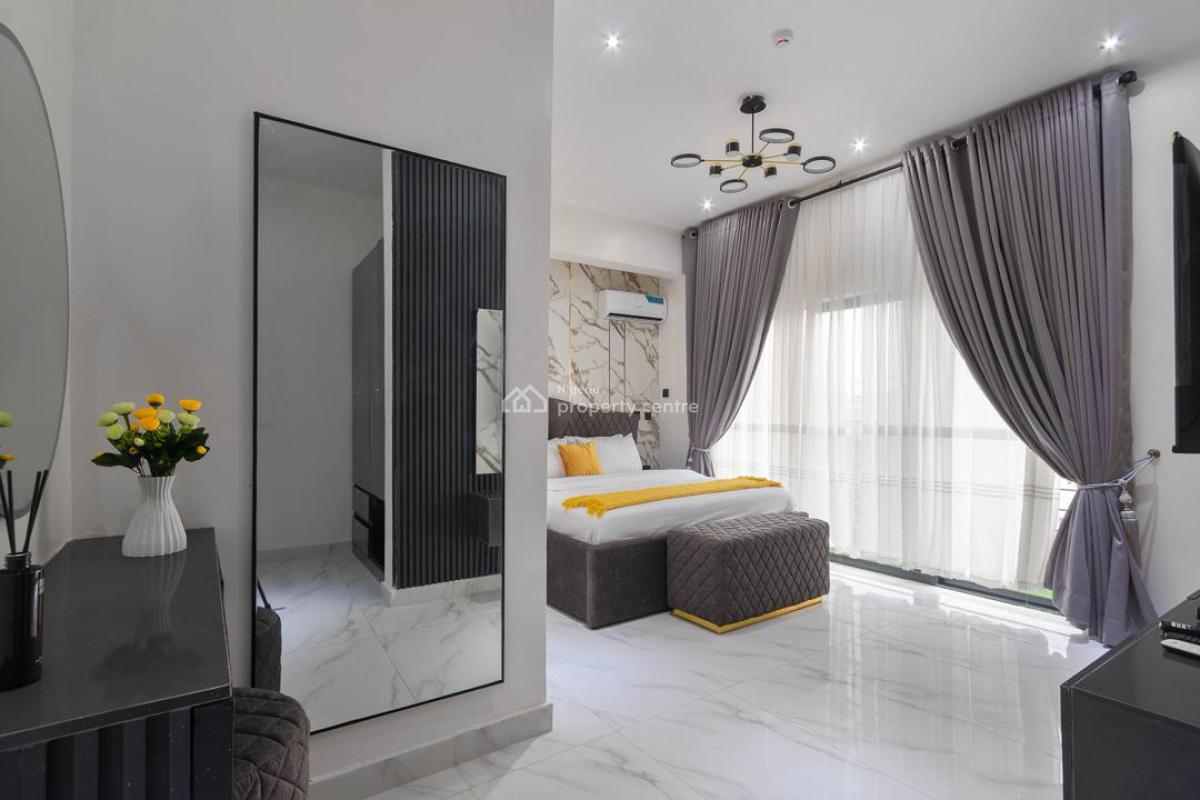 Luxury 2-bedroom Apartment with 3 Balconies, Lekki Phase 1, Lekki, Lagos, Flat / Apartment Short Let