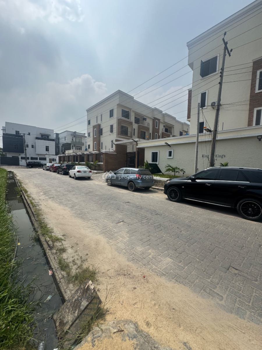 a Corner Peice Land in a Secured Environment, Lekki Phase 1, Lekki, Lagos, Residential Land for Sale