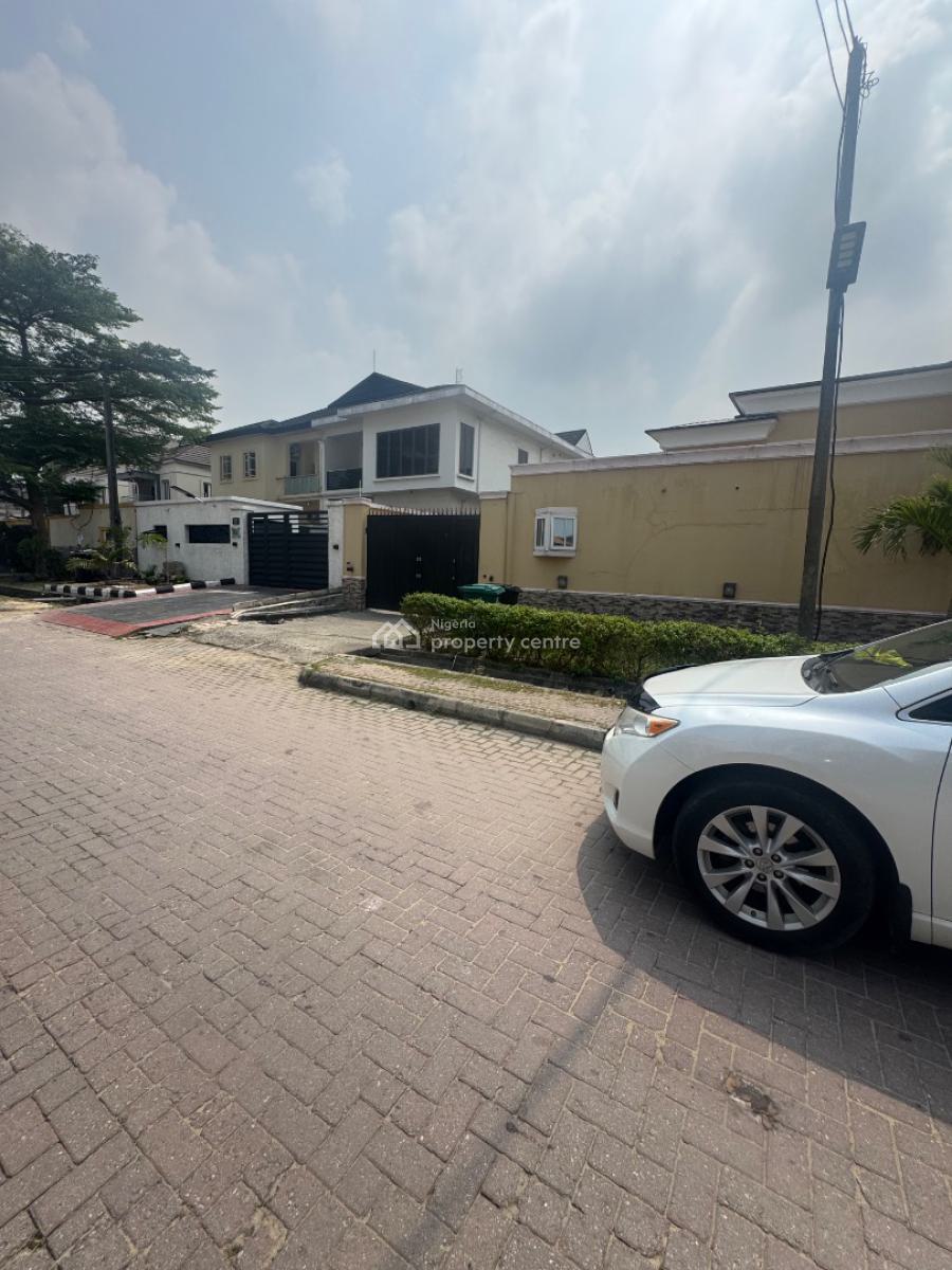 a Corner Peice Land in a Secured Environment, Lekki Phase 1, Lekki, Lagos, Residential Land for Sale