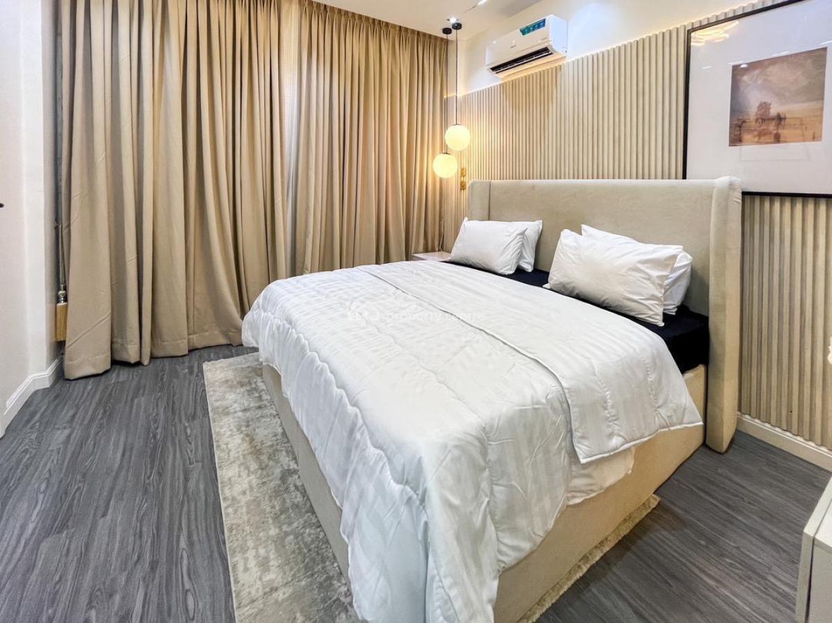 Luxury and Spacious 2 Bedroom Apartment with Pool and Elevators, Lekki Phase 1, Lekki, Lagos, Flat / Apartment for Rent