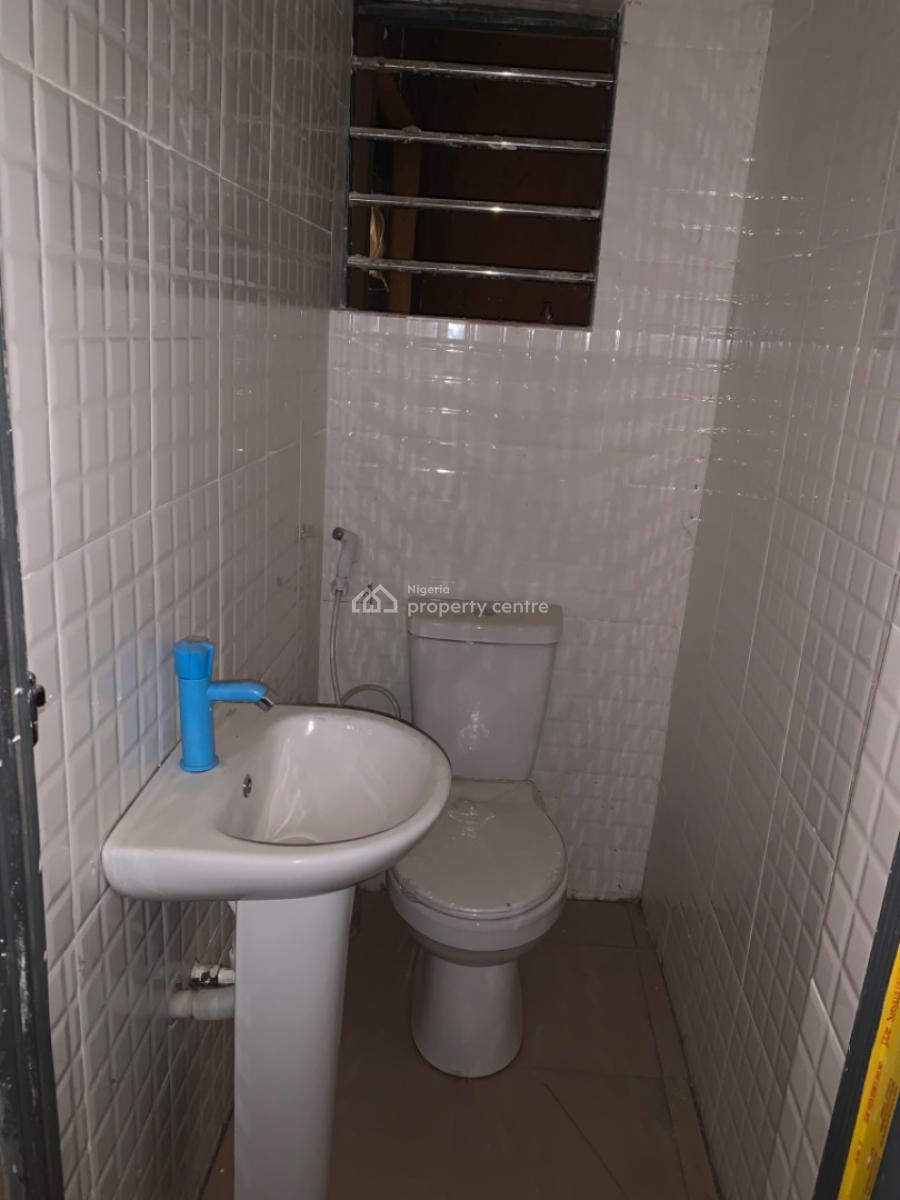 Luxury Newly Built 2 Bedroom Flat, Gra Phase 1, Magodo, Lagos, Flat / Apartment for Rent