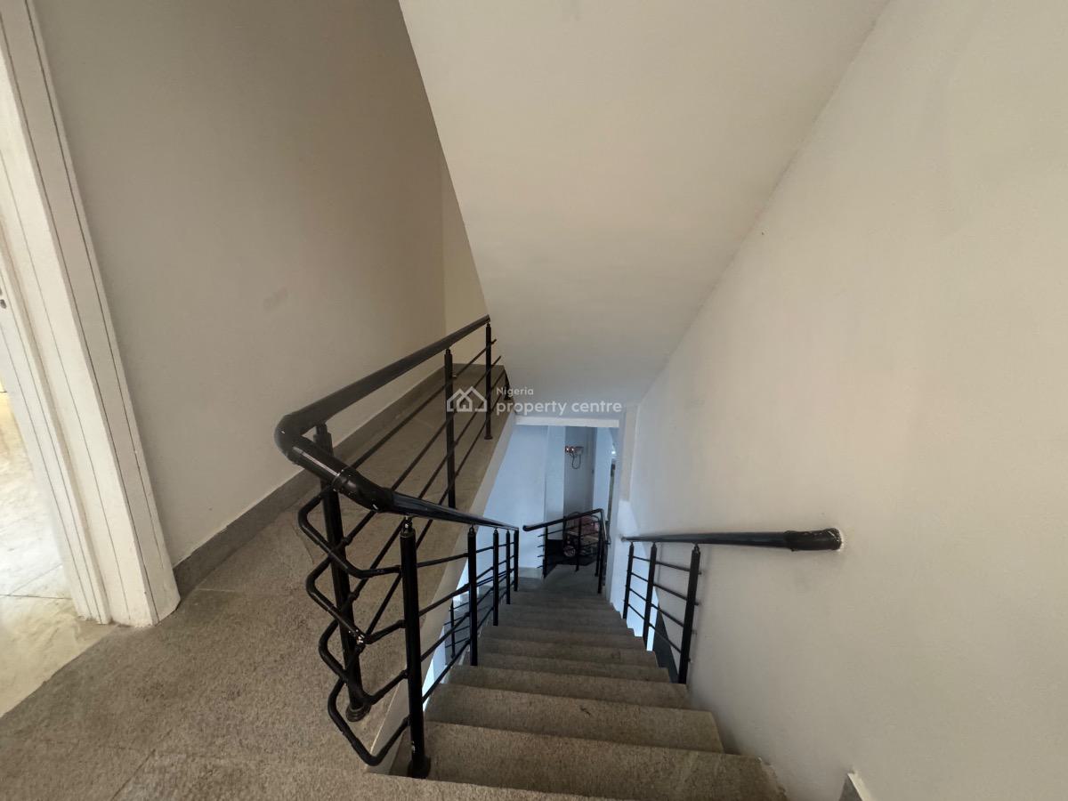 Well Built & Luxury 3bedroom Apartment, Lekki Phase 1, Lekki, Lagos, Flat / Apartment for Sale