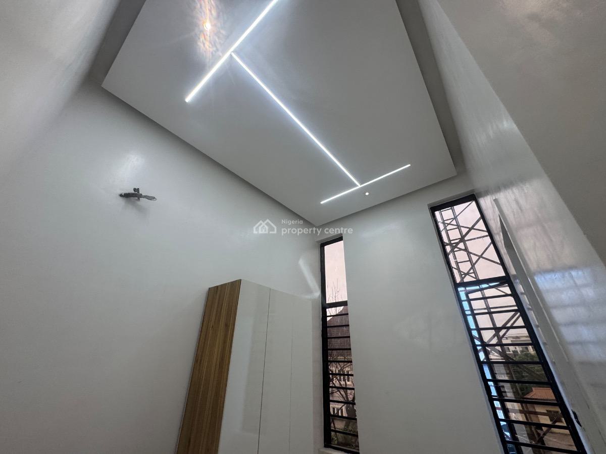 Well Built & Luxury 3bedroom Apartment, Lekki Phase 1, Lekki, Lagos, Flat / Apartment for Sale