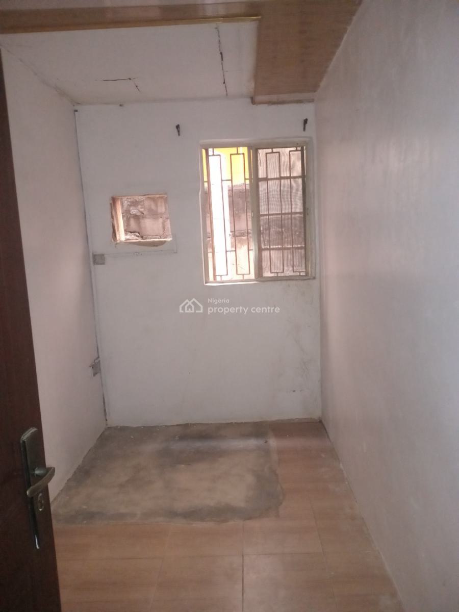 Hall Space/warehouse, Off Montgomery, Yaba, Lagos, Commercial Property for Rent
