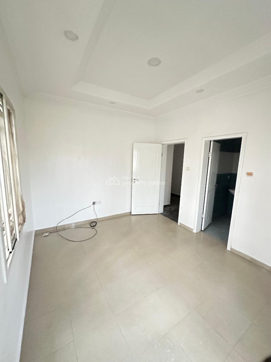 Commercial 2 Bedroom Apartment, Lekki Phase 1, Lekki, Lagos, Commercial Property for Rent