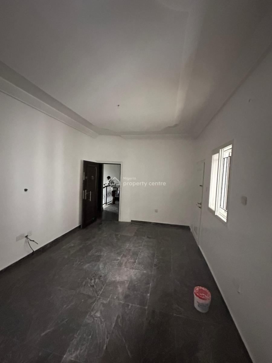 Commercial 2 Bedroom Apartment, Lekki Phase 1, Lekki, Lagos, Commercial Property for Rent