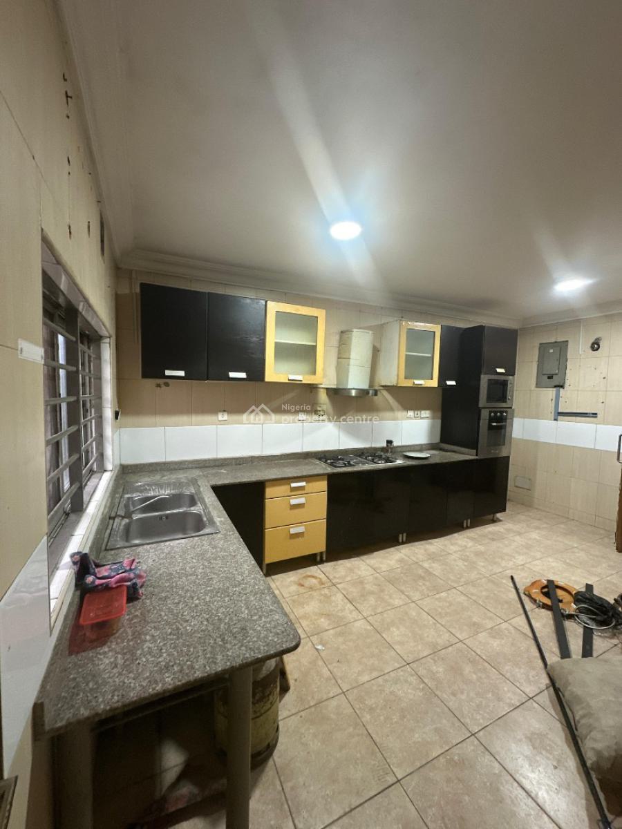 Newly Renovated 4 Bedroom Terrace Duplex with a Standard Spacious Bq, Lekki Phase 1, Lekki, Lagos, Terraced Duplex for Rent