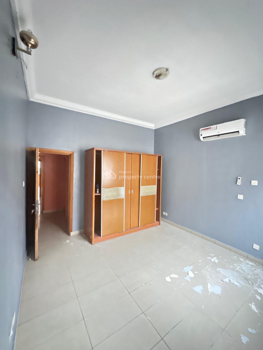Newly Renovated 4 Bedroom Terrace Duplex with a Standard Spacious Bq, Lekki Phase 1, Lekki, Lagos, Terraced Duplex for Rent
