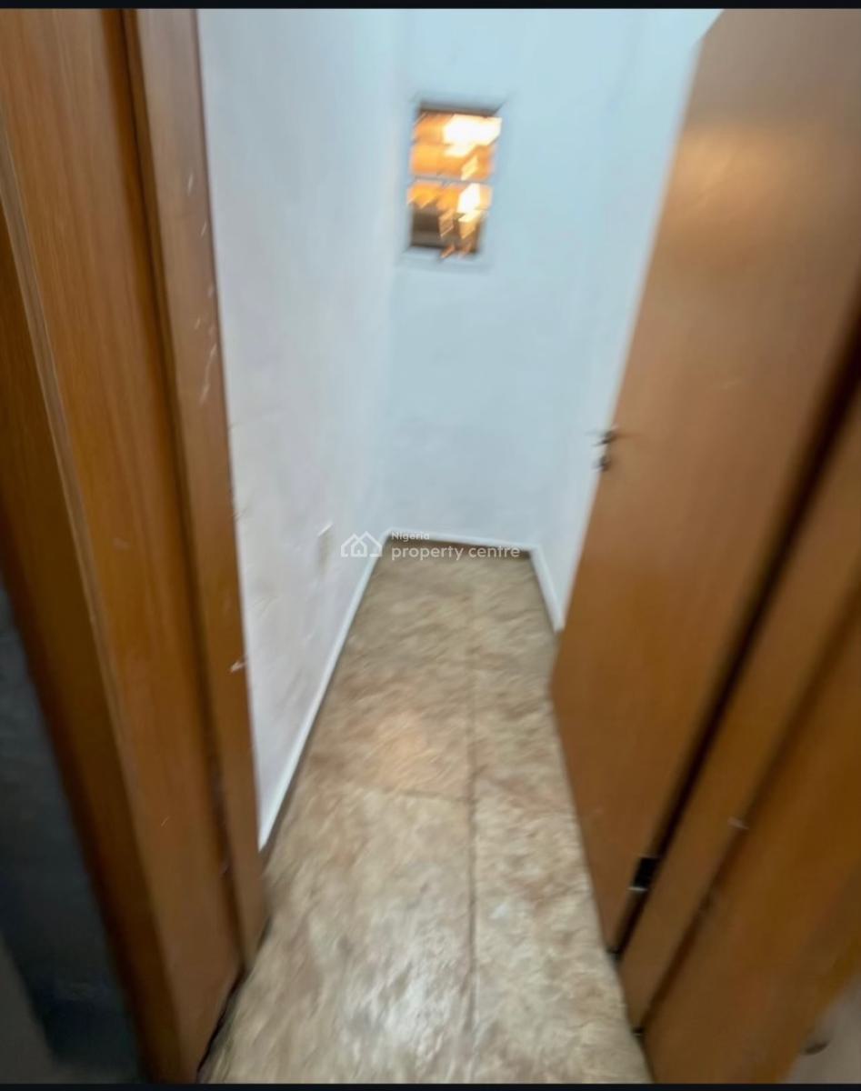 5 Bedroom House with a Bq, Airport Road, Ikeja, Lagos, Detached Duplex for Sale