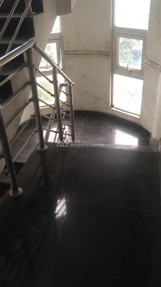 Executive & Standard 3-bedroom Flat Apartment, Iponri, Surulere, Lagos, Flat / Apartment for Rent