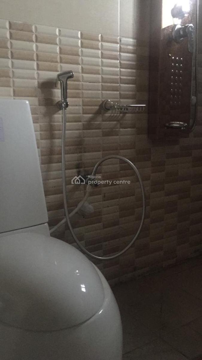 Executive & Standard 3-bedroom Flat Apartment, Iponri, Surulere, Lagos, Flat / Apartment for Rent