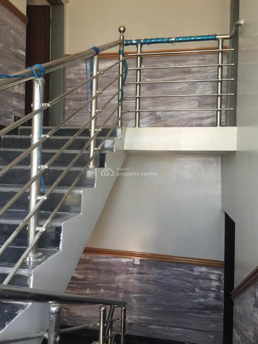 Executive & Standard 3-bedroom Flat Apartment, Iponri, Surulere, Lagos, Flat / Apartment for Rent