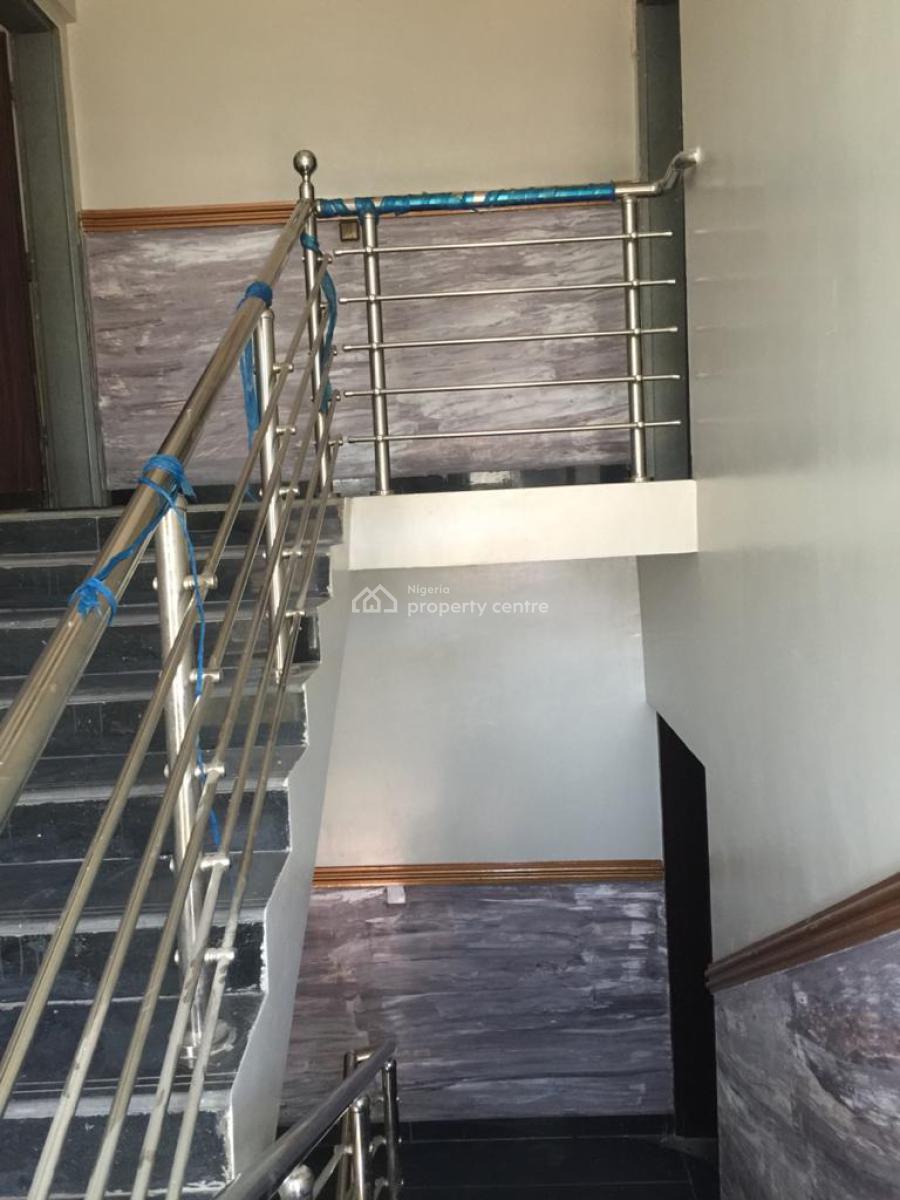 Executive & Standard 3-bedroom Flat Apartment, Iponri, Surulere, Lagos, Flat / Apartment for Rent