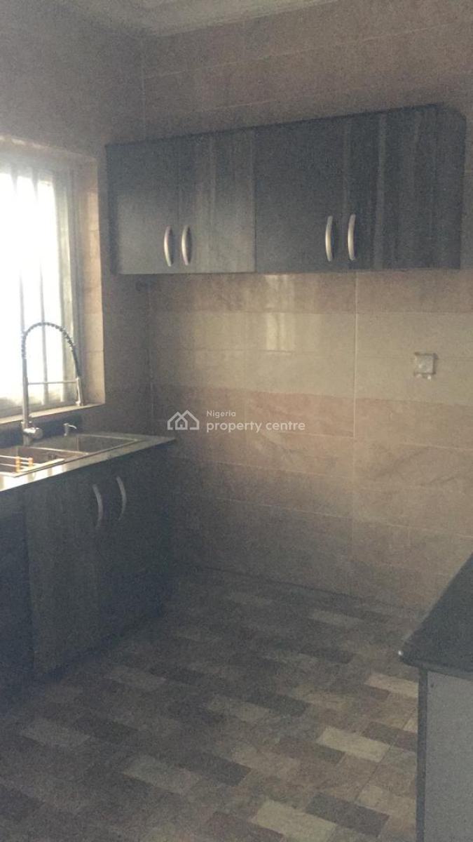 Executive & Standard 3-bedroom Flat Apartment, Iponri, Surulere, Lagos, Flat / Apartment for Rent