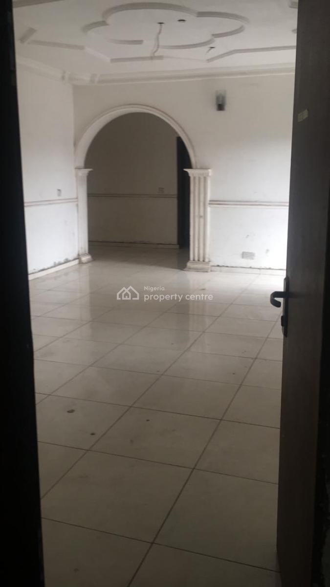 Executive & Standard 3-bedroom Flat Apartment, Iponri, Surulere, Lagos, Flat / Apartment for Rent