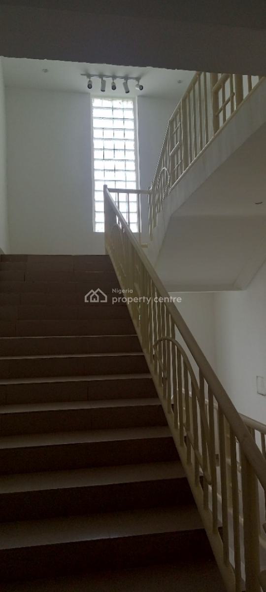 Slightly Furnished Luxury 3-bedroom Apartment, Guzape District, Abuja, Flat / Apartment for Rent