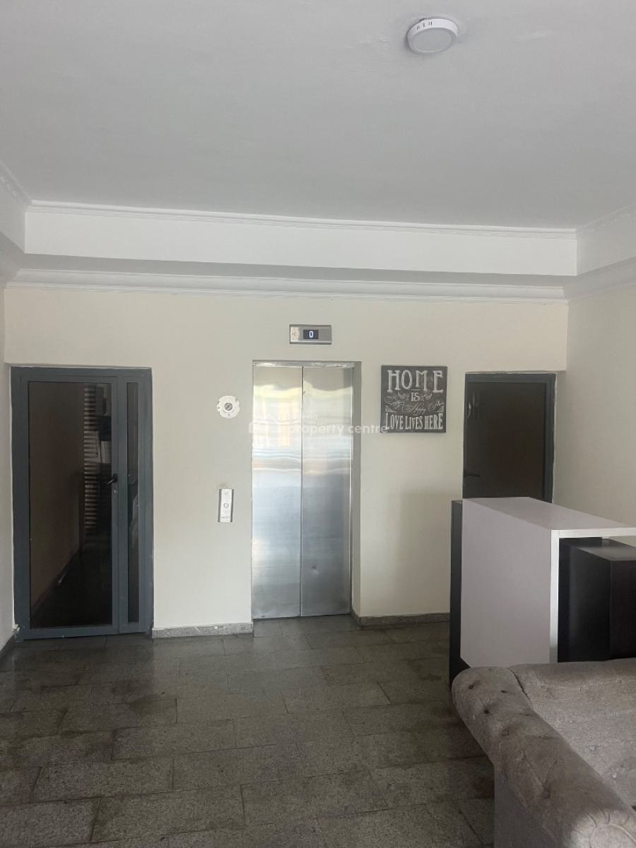 3 Bedrooms Penthouse with a Very Large Space and a Big Bq, Idado, Lekki, Lagos, Flat / Apartment for Rent