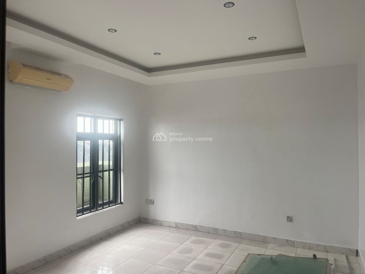 3 Bedrooms Penthouse with a Very Large Space and a Big Bq, Idado, Lekki, Lagos, Flat / Apartment for Rent