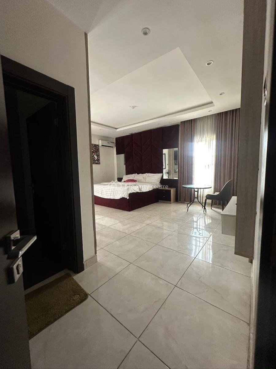 Extremely Spacious 3 Bedroom Apartment & Bq, Lekki Phase 1, Lekki, Lagos, Flat / Apartment for Rent