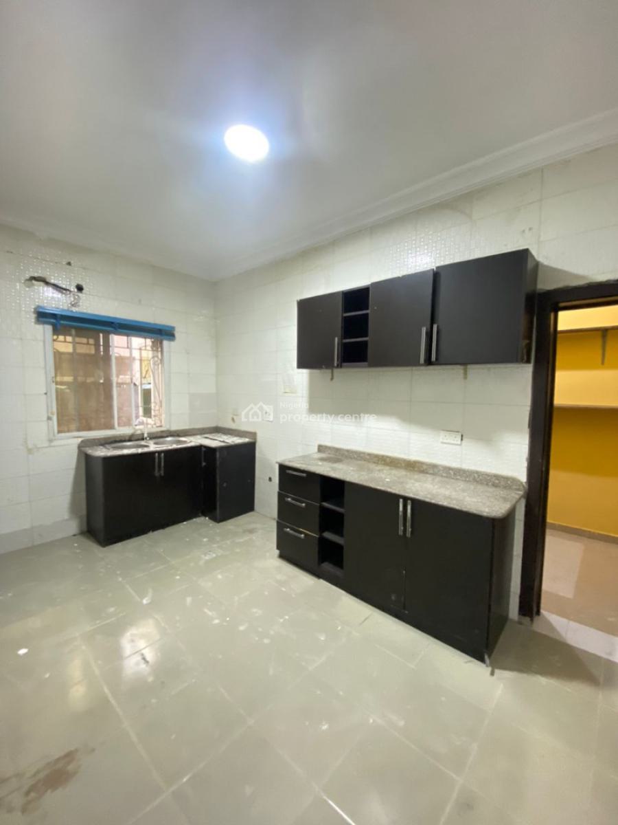 3 Bedroom Apartment in an Estate, Osapa, Lekki, Lagos, Flat / Apartment for Rent