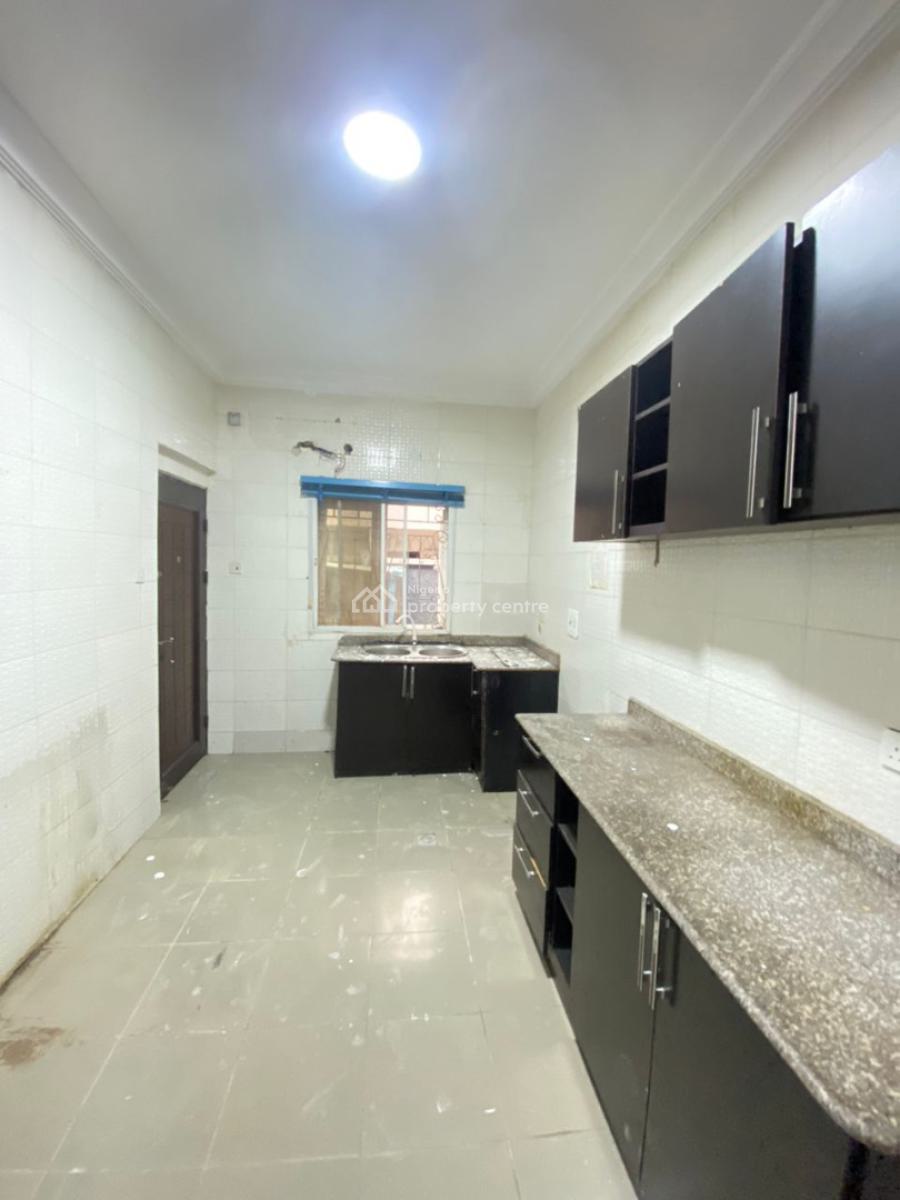 3 Bedroom Apartment in an Estate, Osapa, Lekki, Lagos, Flat / Apartment for Rent