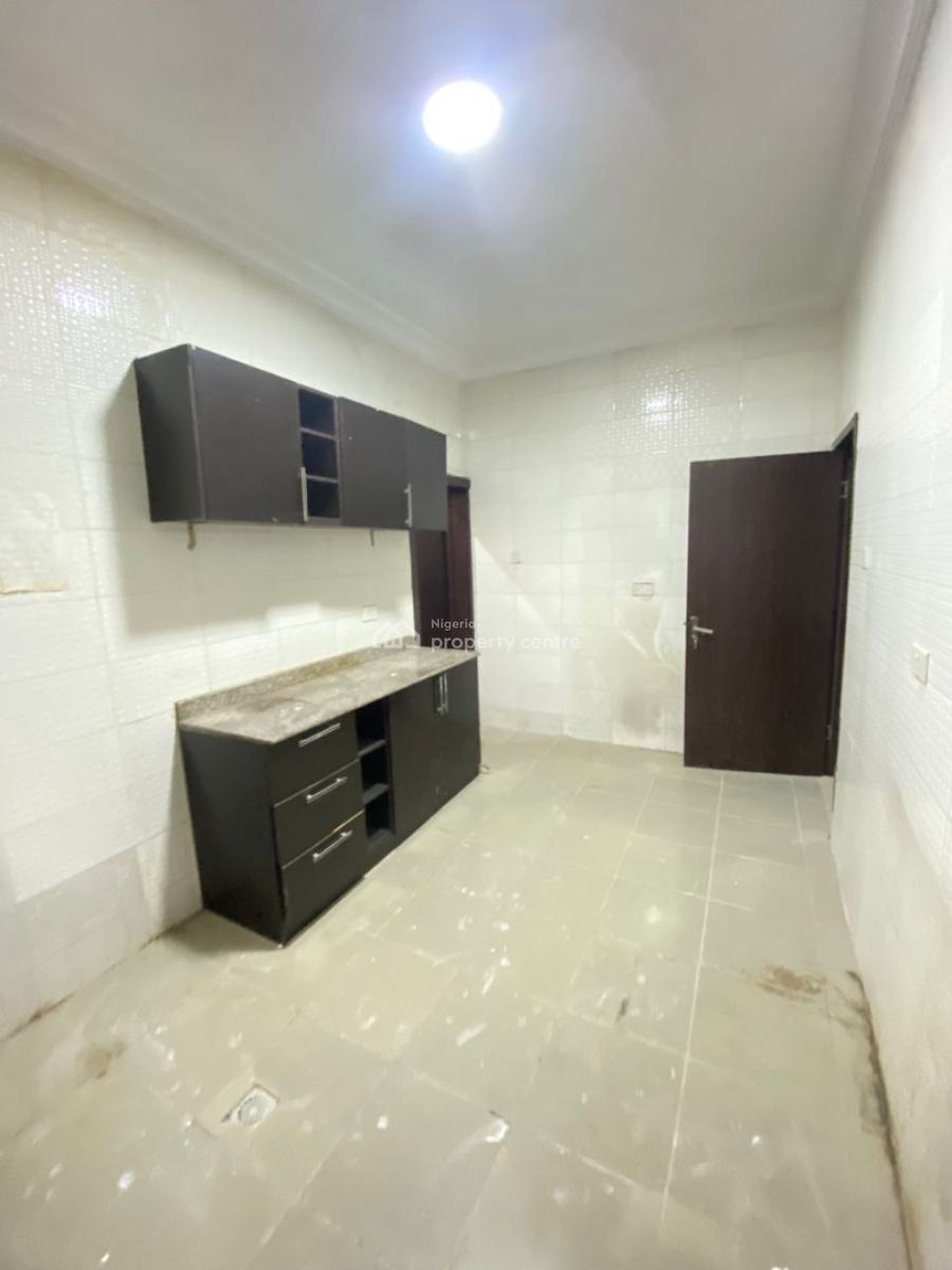 3 Bedroom Apartment in an Estate, Osapa, Lekki, Lagos, Flat / Apartment for Rent