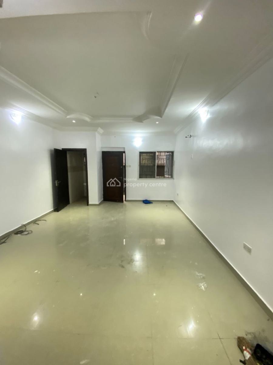 3 Bedroom Apartment in an Estate, Osapa, Lekki, Lagos, Flat / Apartment for Rent