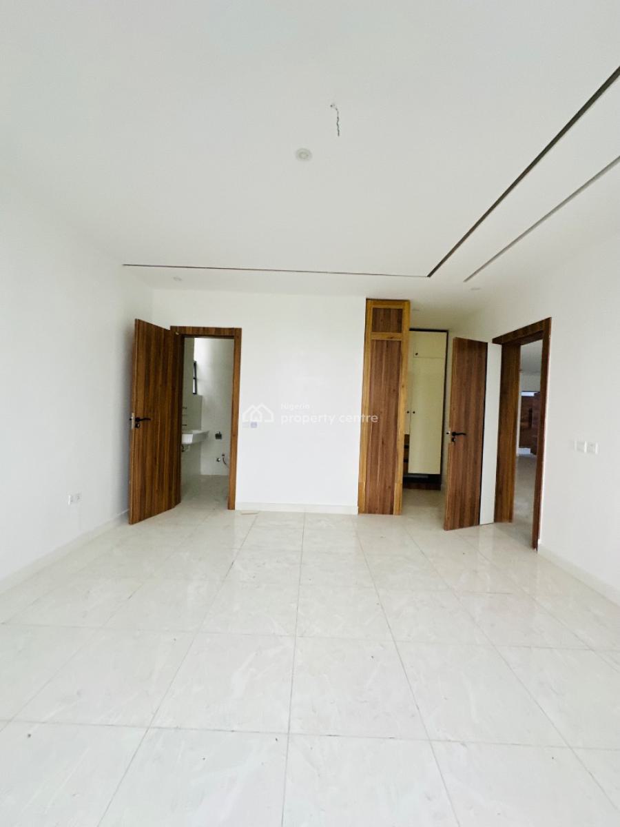 Beautifully Built 2 Bedroom Apartment with Pool & Gym, Lekki Phase 1, Lekki, Lagos, Flat / Apartment for Sale