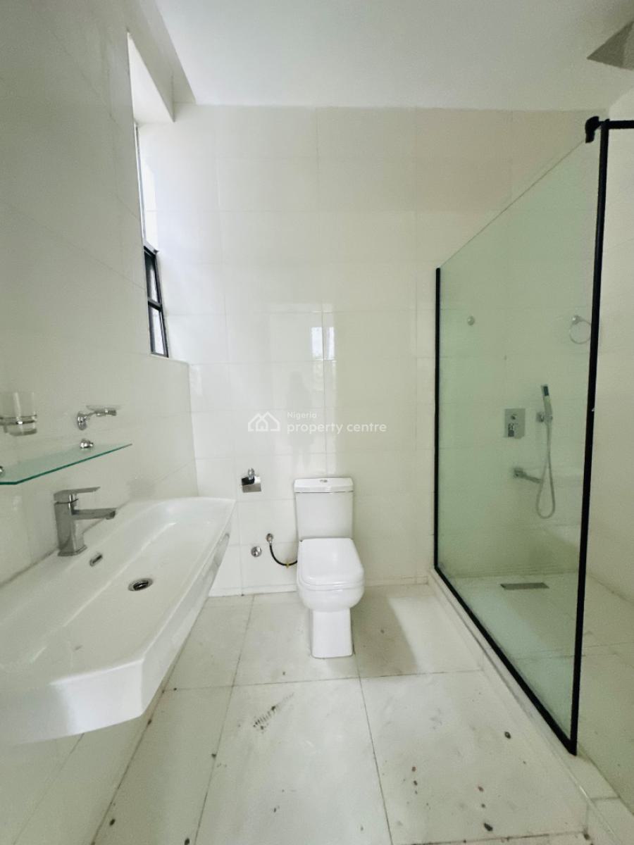 Beautifully Built 2 Bedroom Apartment with Pool & Gym, Lekki Phase 1, Lekki, Lagos, Flat / Apartment for Sale