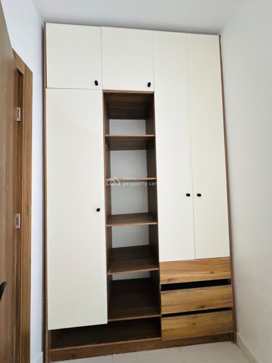 Beautifully Built 2 Bedroom Apartment with Pool & Gym, Lekki Phase 1, Lekki, Lagos, Flat / Apartment for Sale