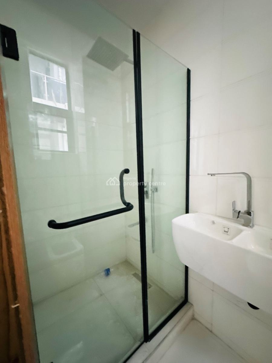 Beautifully Built 2 Bedroom Apartment with Pool & Gym, Lekki Phase 1, Lekki, Lagos, Flat / Apartment for Sale