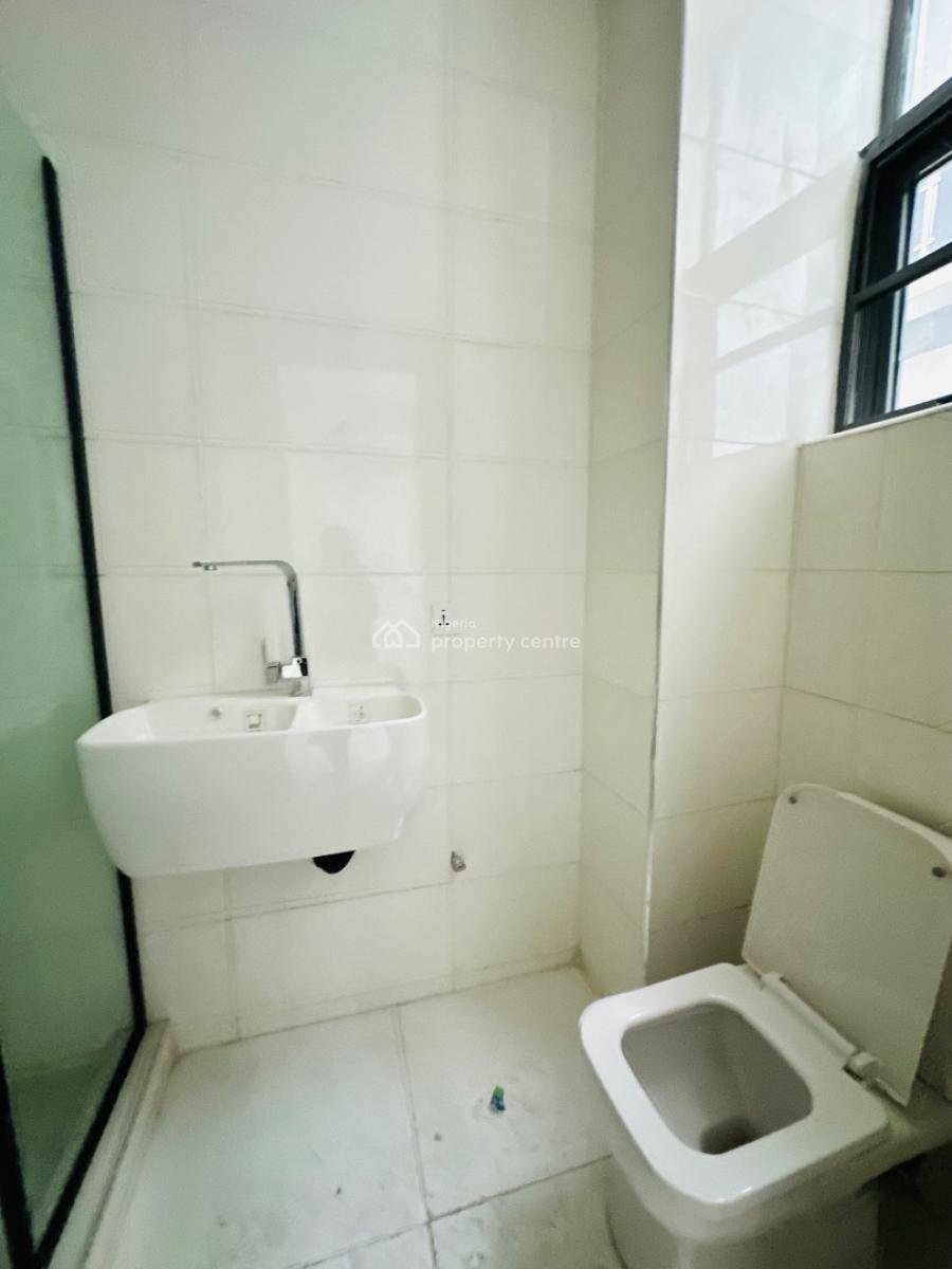 Beautifully Built 2 Bedroom Apartment with Pool & Gym, Lekki Phase 1, Lekki, Lagos, Flat / Apartment for Sale