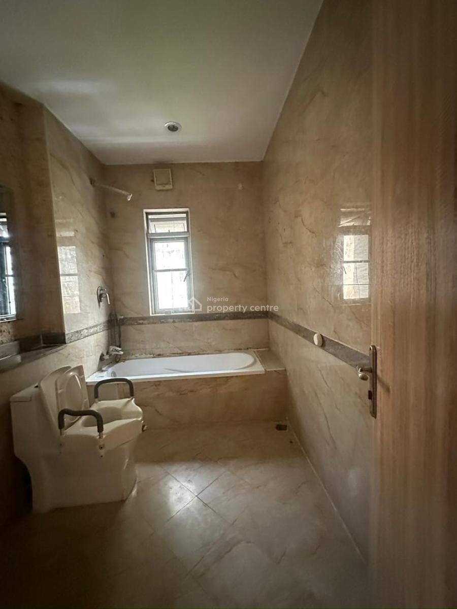 3 Bedroom Apartment & Bq Undergoing Renovation, Lekki Phase 1, Lekki, Lagos, Flat / Apartment for Rent