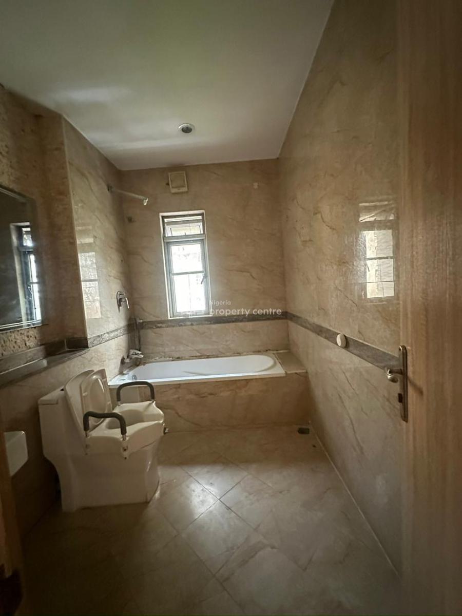 3 Bedroom Apartment & Bq Undergoing Renovation, Lekki Phase 1, Lekki, Lagos, Flat / Apartment for Rent