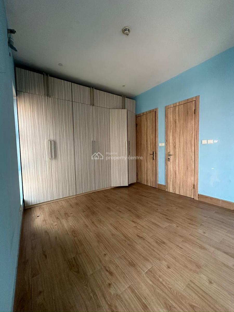3 Bedroom Apartment & Bq Undergoing Renovation, Lekki Phase 1, Lekki, Lagos, Flat / Apartment for Rent