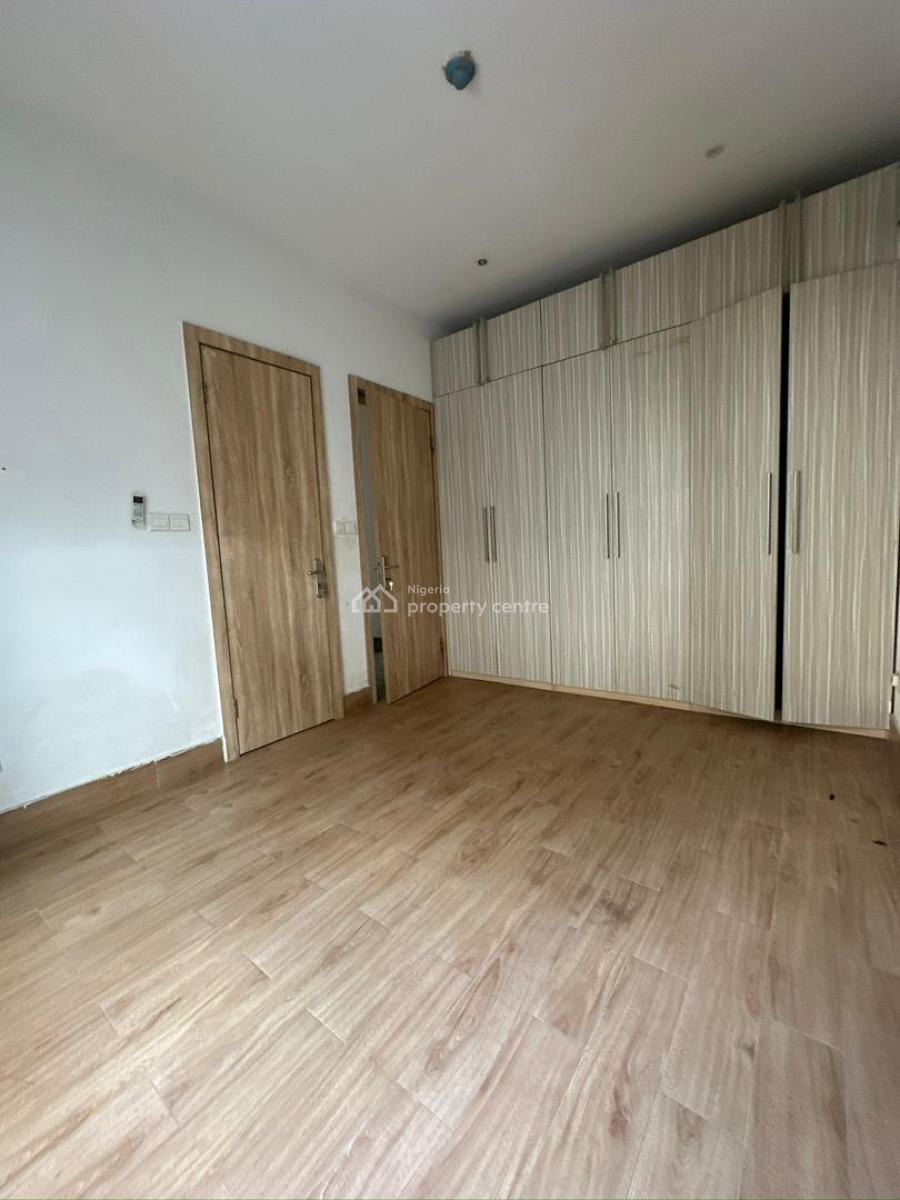 3 Bedroom Apartment & Bq Undergoing Renovation, Lekki Phase 1, Lekki, Lagos, Flat / Apartment for Rent