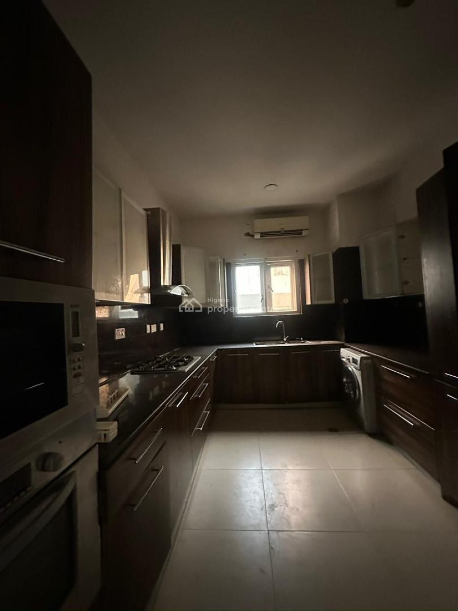 3 Bedroom Apartment & Bq Undergoing Renovation, Lekki Phase 1, Lekki, Lagos, Flat / Apartment for Rent