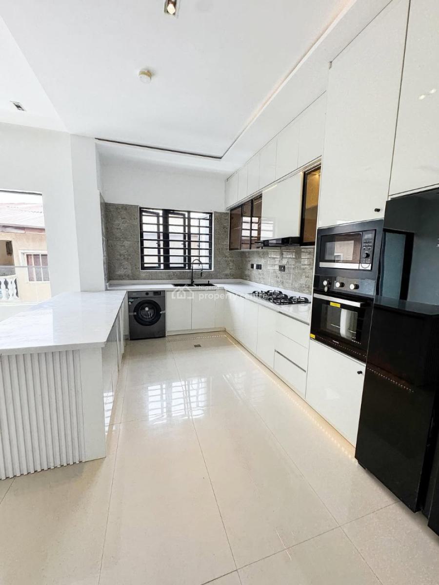 Luxury 2 Bedroom Apartment, Lekki Phase 1, Lekki, Lagos, Block of Flats for Sale