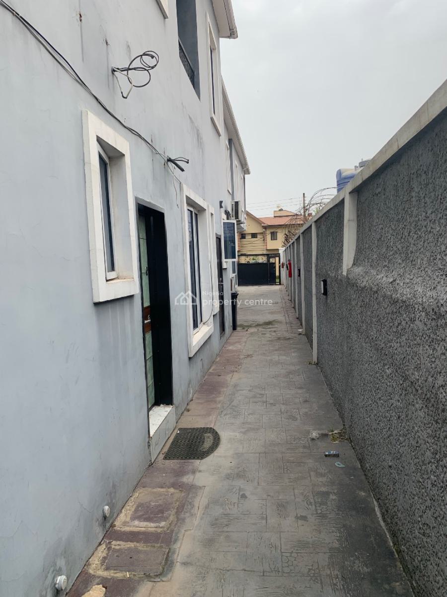 Executive Relatively New 3 Bedroom Terrace Duplex, Gra Phase 2, Magodo, Lagos, Terraced Duplex for Rent
