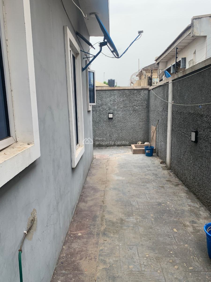Executive Relatively New 3 Bedroom Terrace Duplex, Gra Phase 2, Magodo, Lagos, Terraced Duplex for Rent