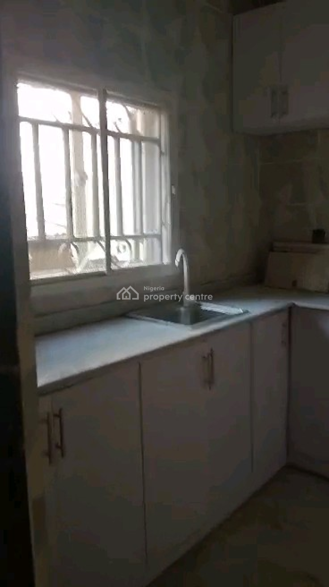 Spacious 3-bedroom Flat, Utako, Abuja, Flat / Apartment for Rent