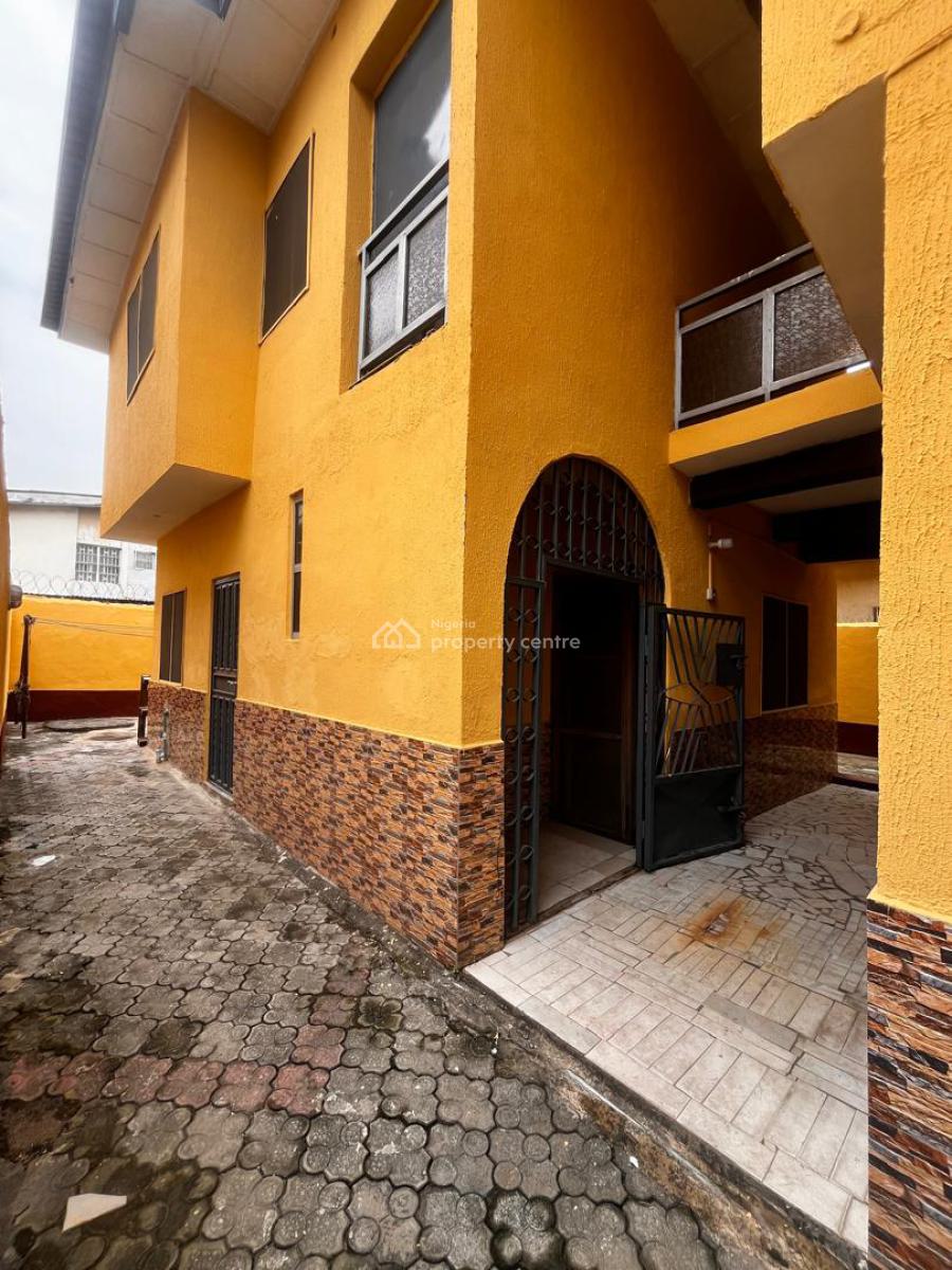 1 Bedroom Mini Flat, Moronfolu Street, Akoka, Yaba, Lagos, Mini Flat (room and Parlour) for Rent