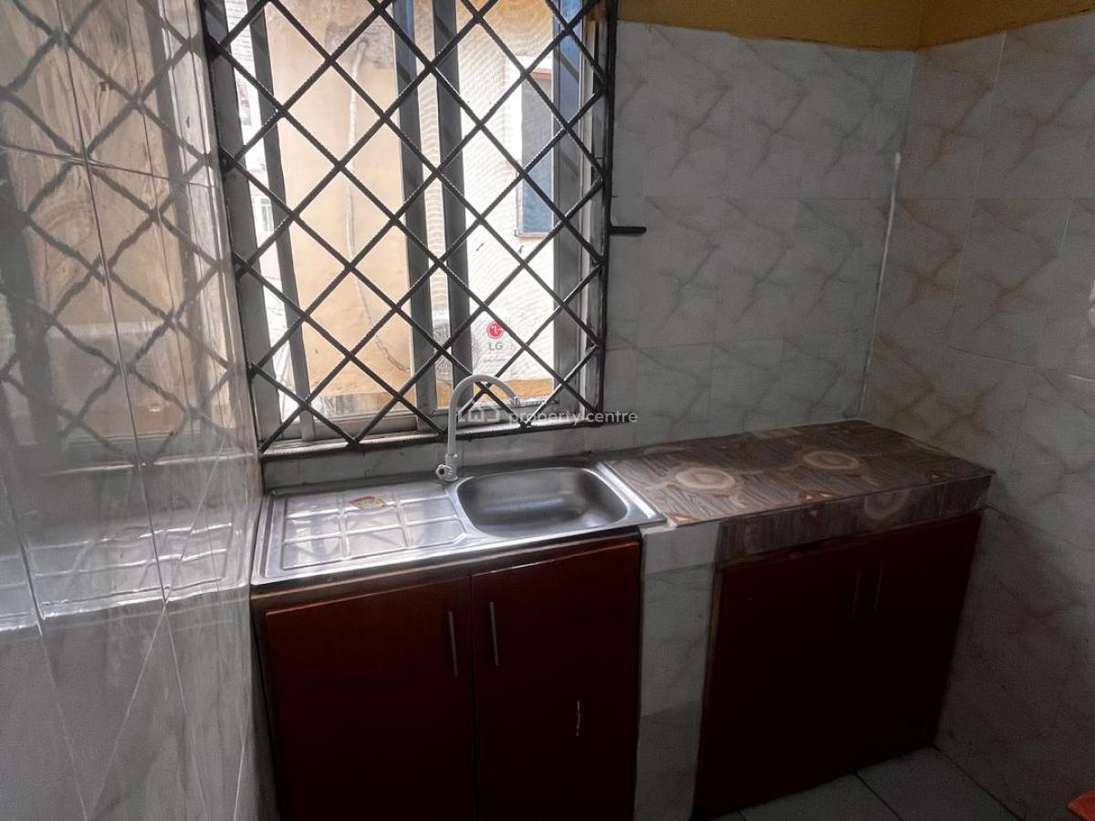 1 Bedroom Mini Flat, Moronfolu Street, Akoka, Yaba, Lagos, Mini Flat (room and Parlour) for Rent