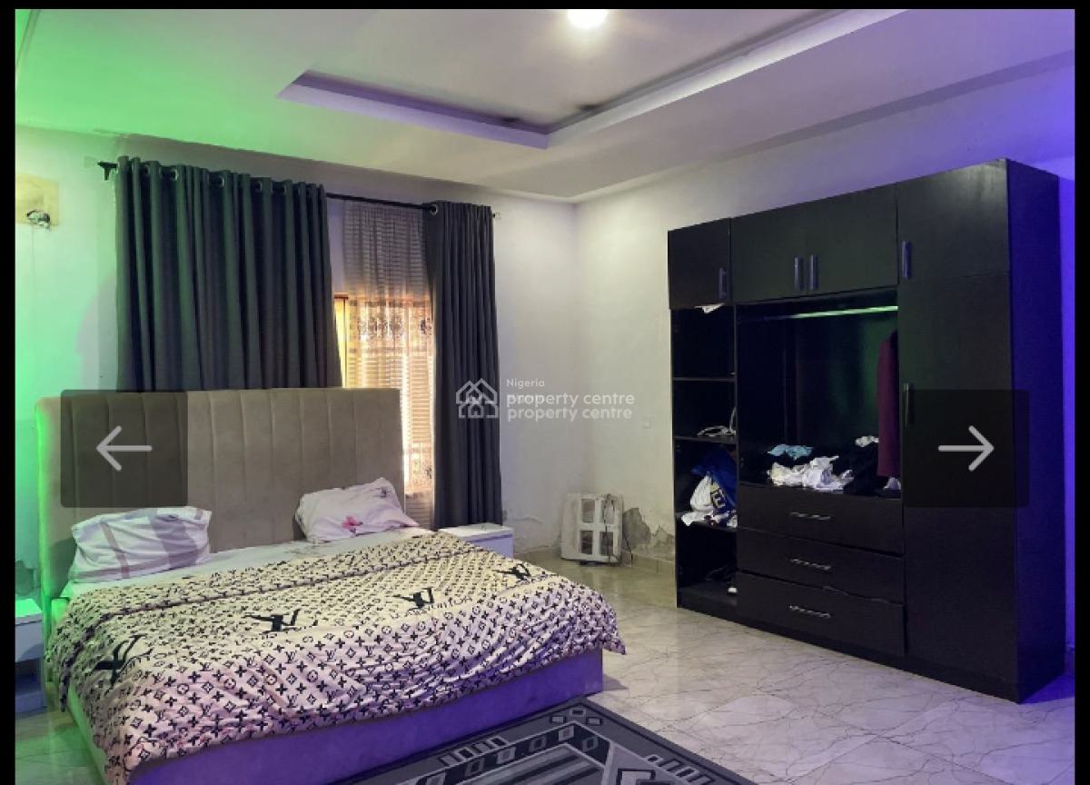 Nice 3 Bedroom Flat, Estate Off Chevron Drive, Lekki Expressway, Lekki, Lagos, Flat / Apartment for Sale