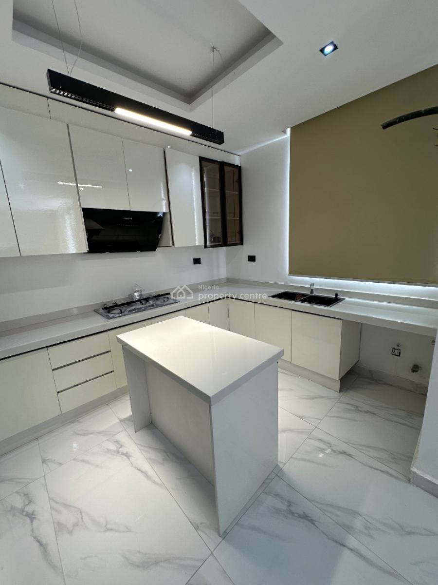 Brand New 3 Bedroom Flat, Lekki Phase 1, Lekki, Lagos, Flat / Apartment for Sale